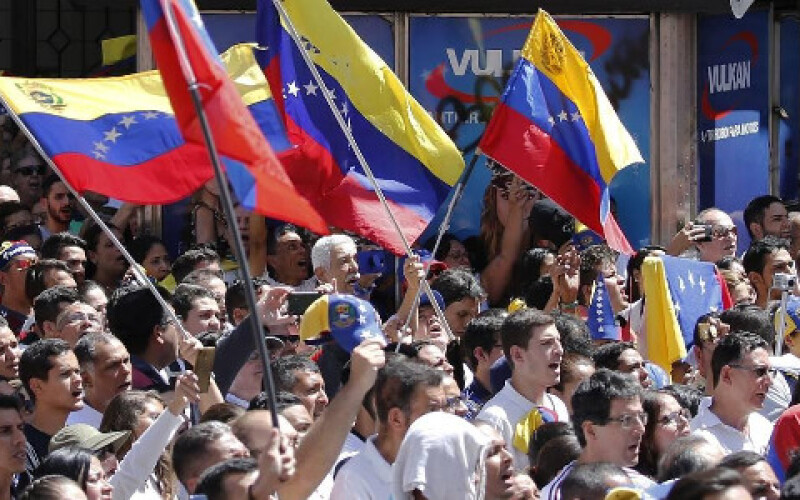 Президент Колумбії закликав повстанців відмовитись від збройного перевороту