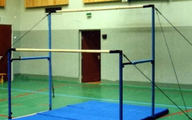 Американская гимнастка умерла после падения с брусьев