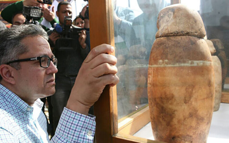 В Египте обнаружили некрополь жрецов с сокровищами