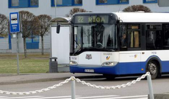 У Латвії в автобусах Риги для російськомовних громадян вирішили виділити спеціальні місця