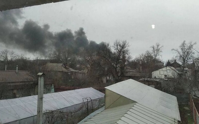 У Донецьку пролунала серія потужних вибухів