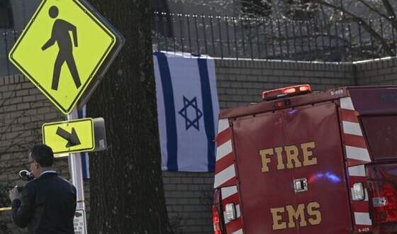 У Вашингтоні американський військовий льотчик підпалив себе біля посольства Ізраїлю