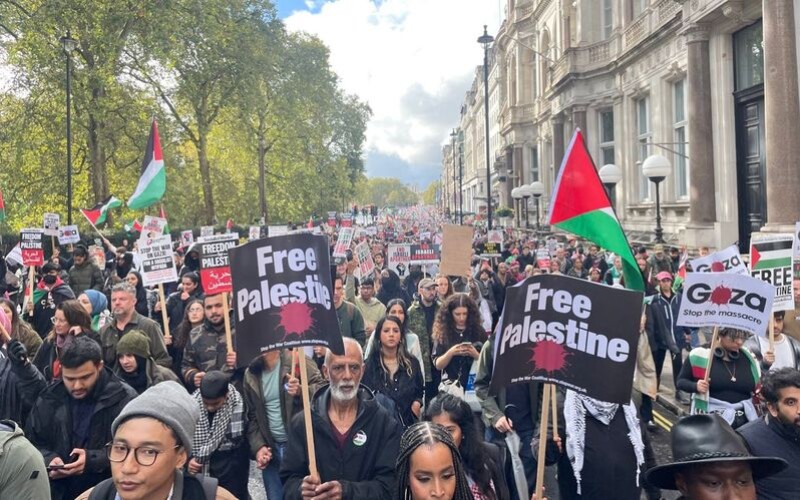 У Лондоні сотні тисяч людей вийшли на мітинг на підтримку Палестини