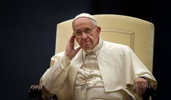Папі Франциску прислали конверт з трьома кулями