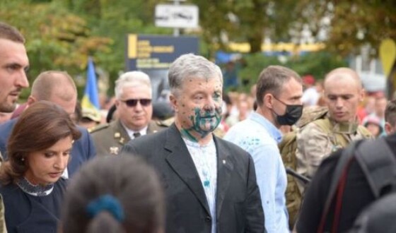У Києві відбулася сутичка між прихильниками Порошенка та поліцією