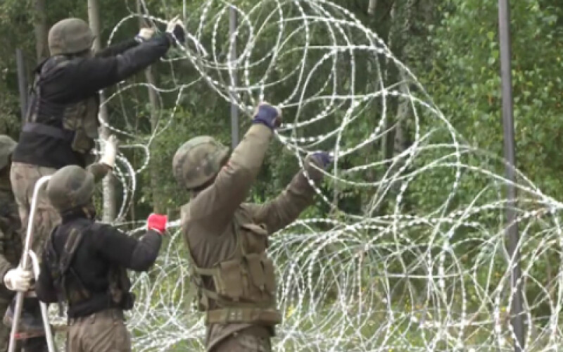 Поляки зруйнували паркан на кордоні з Білоруссю