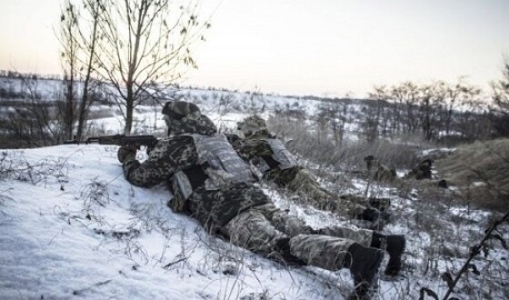Двох українських військових поранено на Донбасі