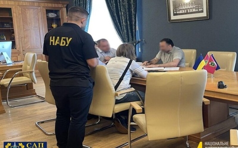 Главі Харківської облради повідомили про підозру за хабар в 1 мільйон гривень