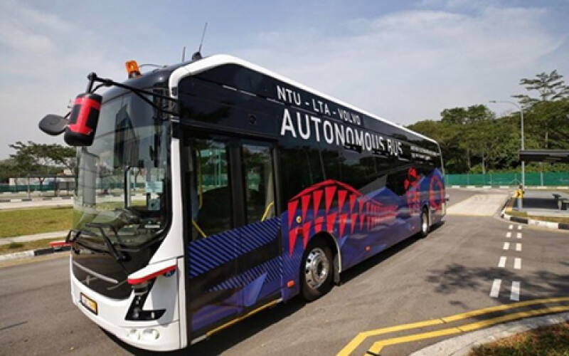 В Сингапуре испытали беспилотный электрический автобус