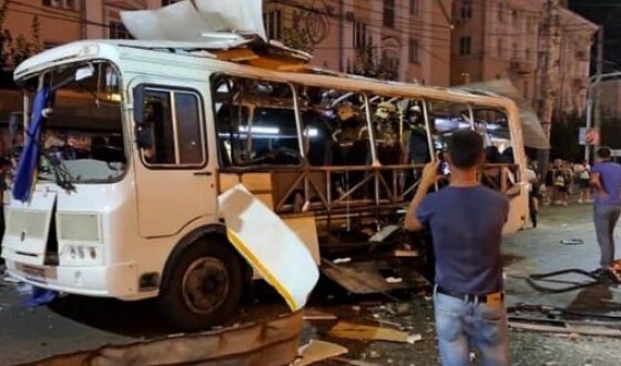 У Воронежі на світлофорі вибухнув автобус: є загиблі