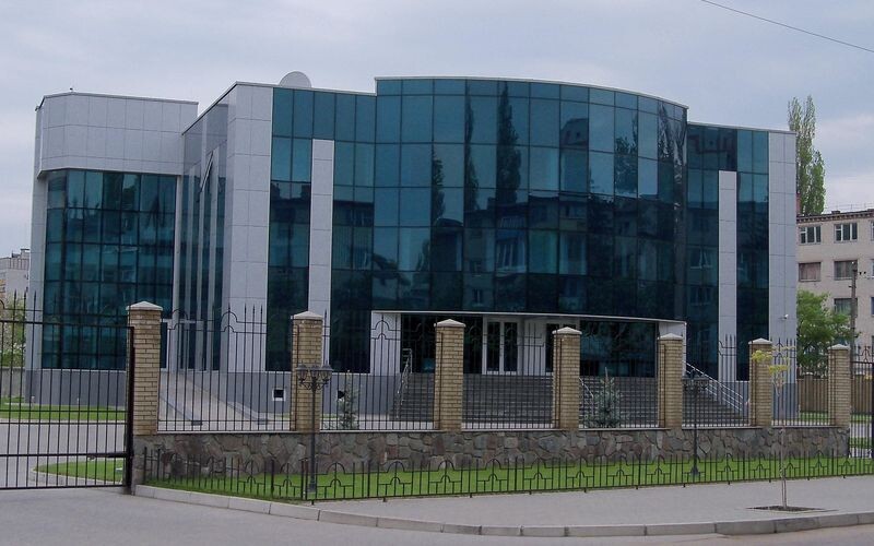 На Полтавщині російські дрони пошкодили будівлю радіостанції та об’єкти енергетики
