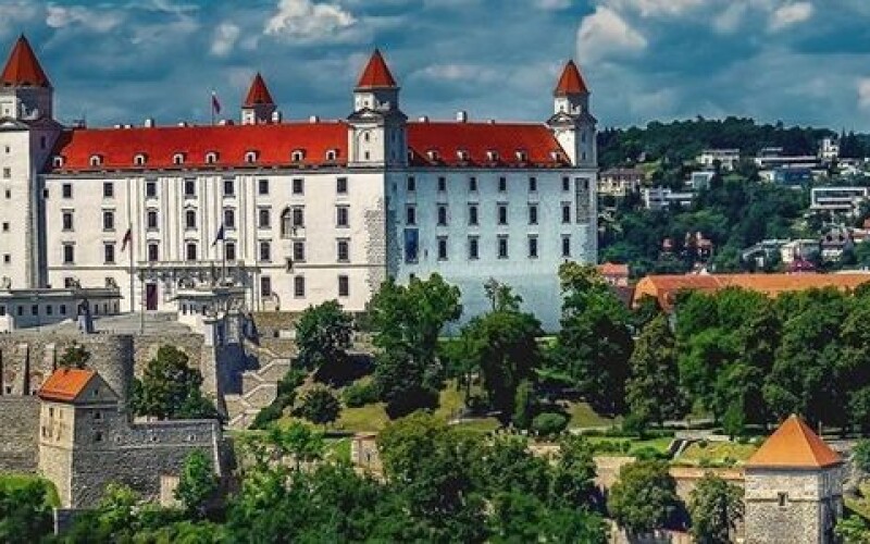Словаччина вишле трьох співробітників посольства РФ у Братиславі