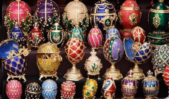 У Новій Зеландії чоловік проковтнув кулон «Фаберже» у магазині та став підозрюваним у крадіжці