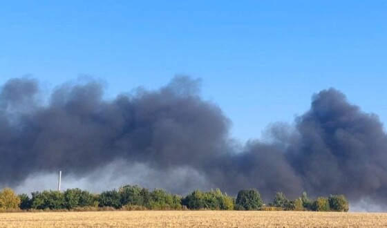 У Сумах ворог атакував підприємство з виробництва упаковок