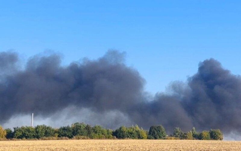 У Сумах ворог атакував підприємство з виробництва упаковок