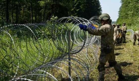 Естонія оголосила про готовність розмістити паркан із колючого дроту на кордоні з Росією
