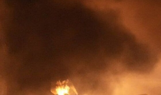 У Сумах після атаки ударних дронів масштабна пожежа