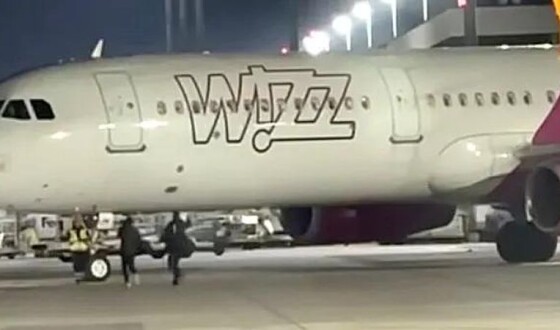 У Німеччині пасажири вибігли на злітний майданчик, намагаючись наздогнати літак Wizz Air