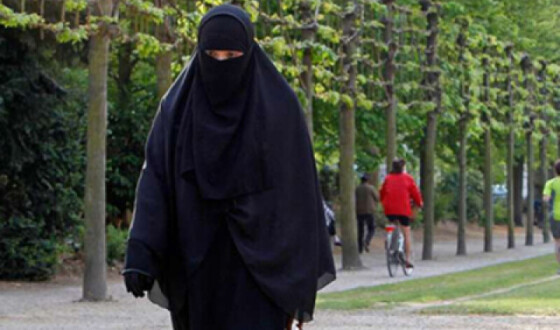 Закони про обов&#8217;язкове носіння хіджабу в Ірані не будуть скасовані