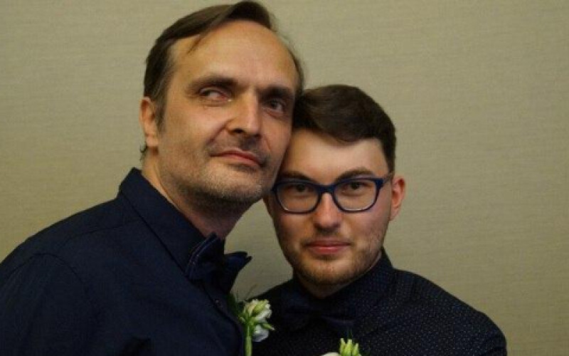 Російська влада визнала гомосексуальний шлюб