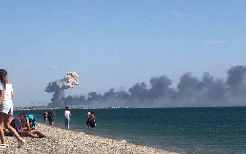 Кількість постраждалих під час вибухів на аеродромі в Криму досягло 13 осіб