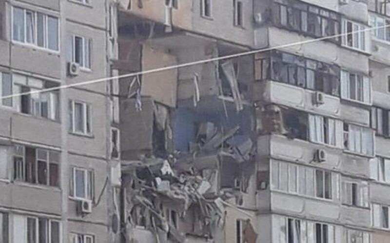 Під час вибуху газу в житловому будинку Києва загинула людина