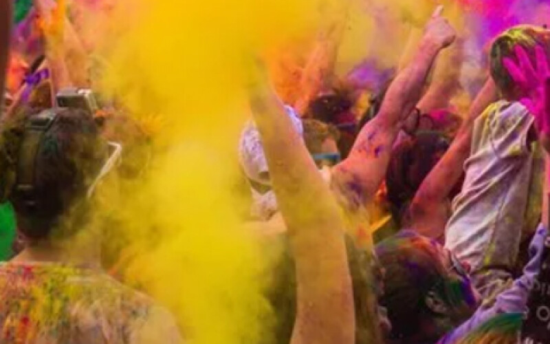 В Индии прошел фестиваль красок Холи