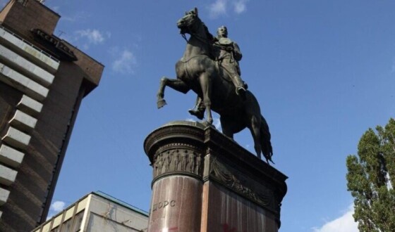 У Києві демонтують пам&#8217;ятник Щорсу