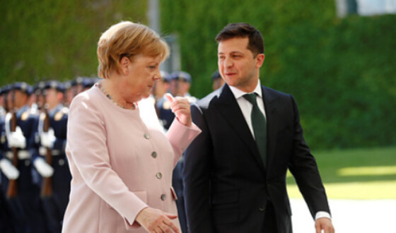 Зеленський і Меркель оголосили про виконання умов для зустрічі з Путіним