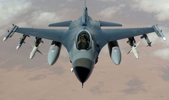 Нідерланди готові поставити Україні винищувачі F-16