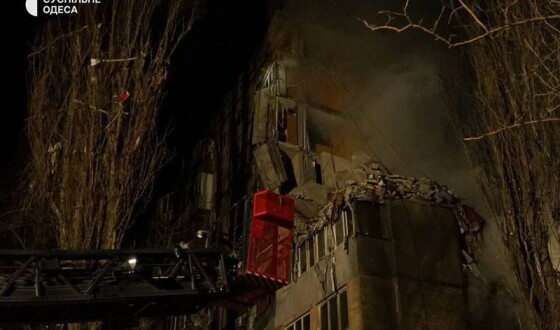 В Одесі ворожий ударний дрон потрапив у житловий будинок: є загиблі