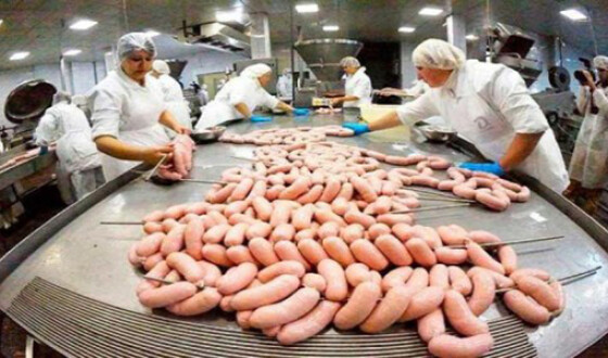 В Україні стали менше виробляти ковбаси