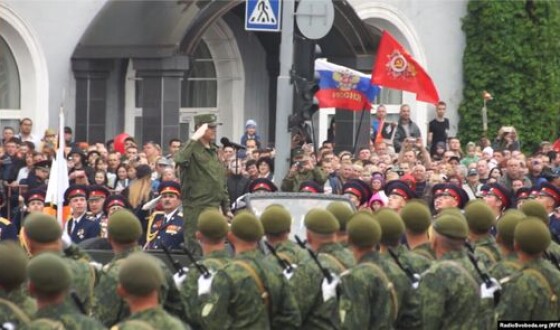 У самопроголошеній ЛНР збираються 24 червня провести військовий парад