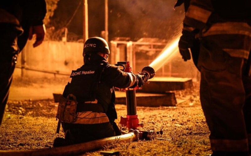 На Чернігівщині ворог знову вдарив по рятувальниках