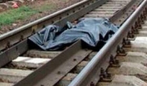 У Києві потяг збив людину на Академмістечку
