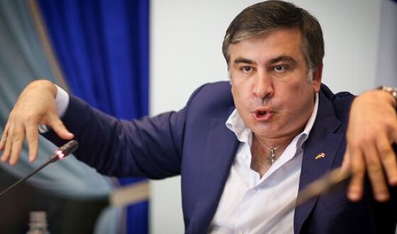 Саакашвили с велосипедом пообещал «покончить с феодалами» в Грузии