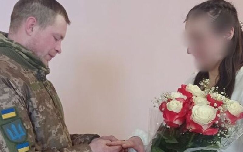 На Тернопільщині військовий ЗСУ одружився із засудженою