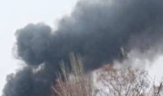 Ворог продовжує атакувати Київ: у Голосіївському районі пролунали вибухи