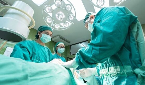 В лікарні Дніпра через застосування неякісного медпрепарату після операції померла дитина