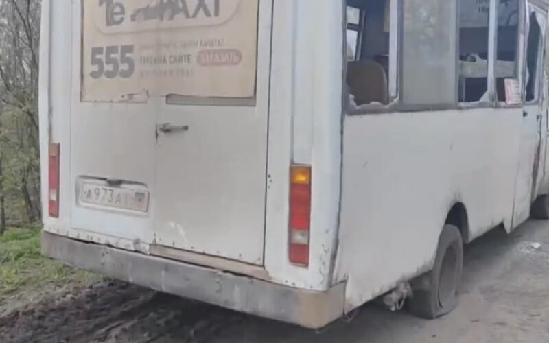 У Донецьку автобус потрапив під обстріл