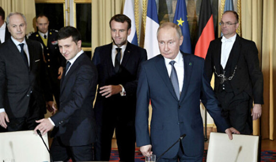 У МЗС Росії розповіли про розмову на підвищених тонах на саміті в Парижі