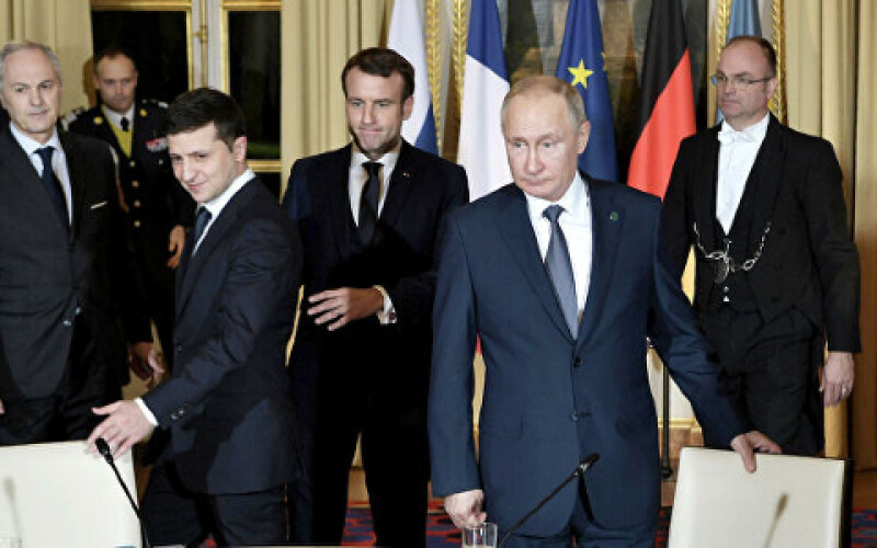 У МЗС Росії розповіли про розмову на підвищених тонах на саміті в Парижі