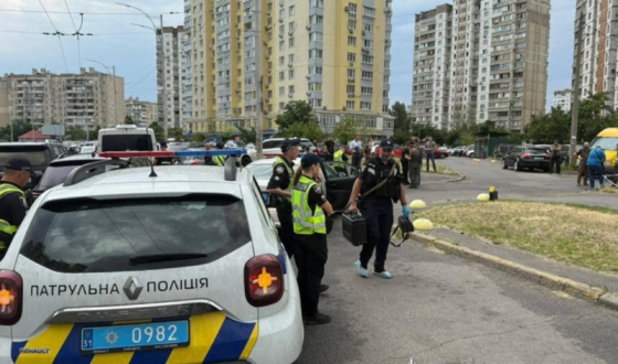 У Києві застрелили чоловіка в автівці