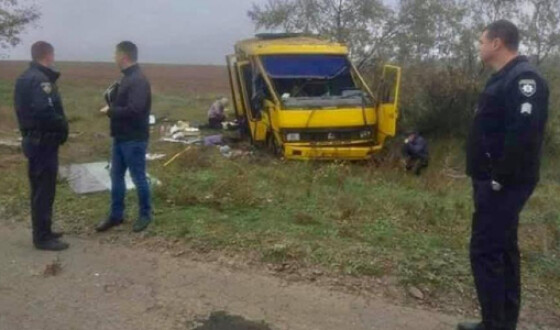 Двоє людей загинули в ДТП з рейсовим автобусом на півдні України. Фото