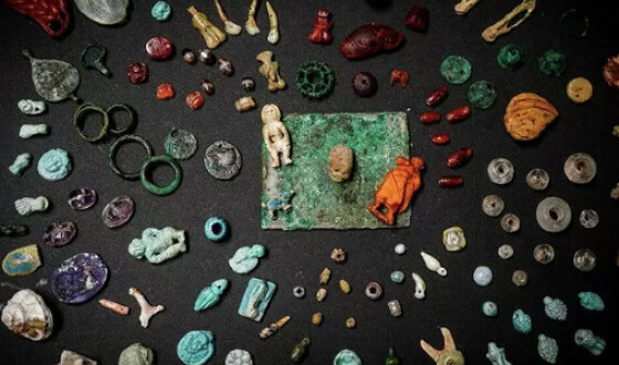 Туристка повернула вкрадені з Помпеї артефакти, злякавшись прокляття