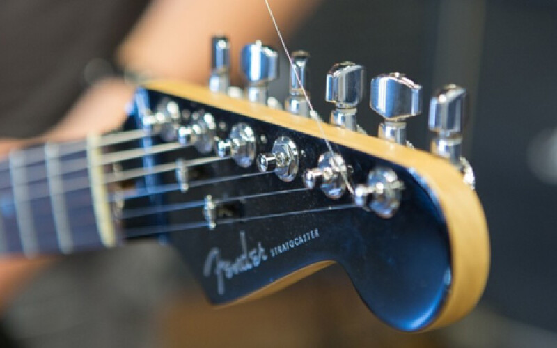 Более 450 гитаристов в Сиднее одновременно исполнили хит AC/DC