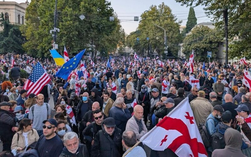У Тбілісі відбуваються протести на тлі місцевих виборів