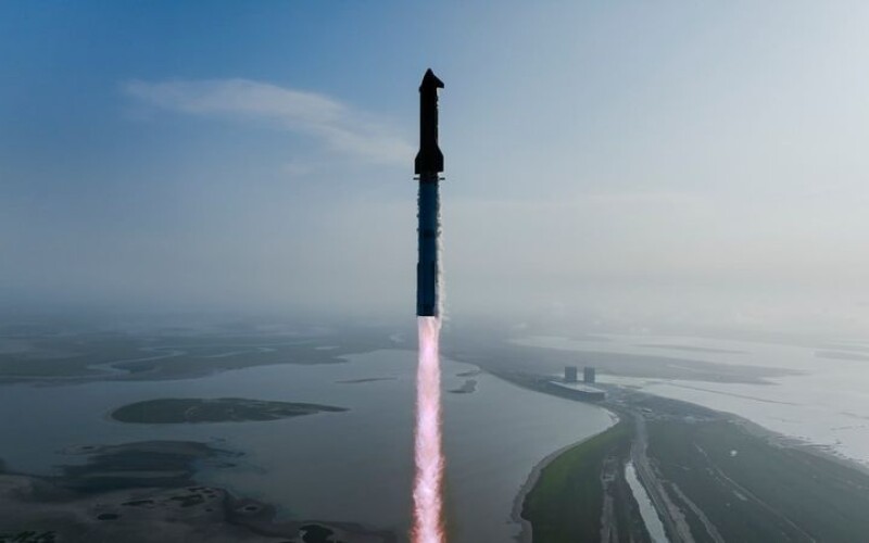 Ракета SpaceX вибухнула над Індійським океаном