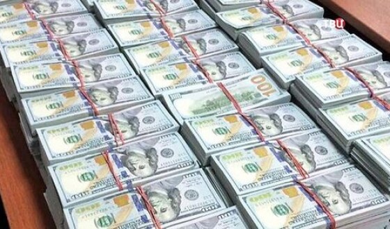 НБУ продав 620 млн доларів з резервів, щоб підтримати курс гривні