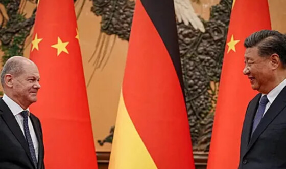 Сі Цзіньпін не потиснув руку Шольцу на зустрічі у Пекіні